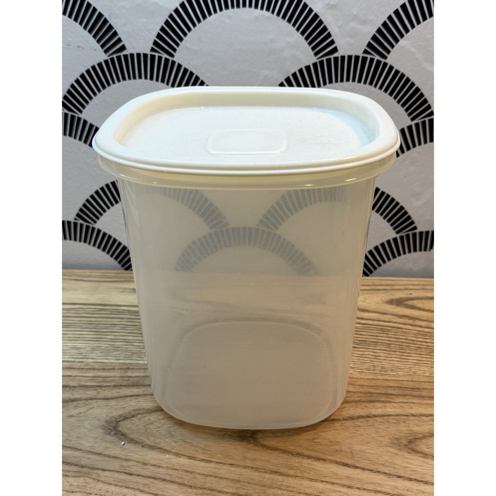 Vintage‎ Rubbermaid Servin' Saver #6 12 Cup Storage Container Almond Lid Plastic